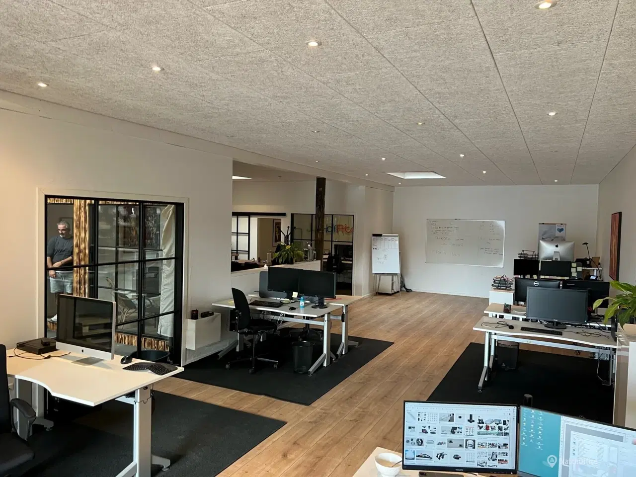 Billede 8 - Stor regulær lagerhal med kontor til lav pris