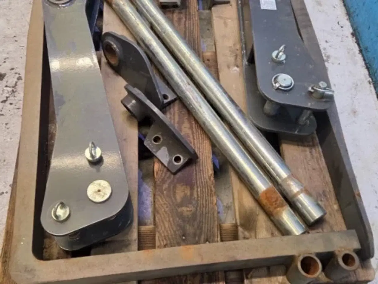 Billede 15 - New Holland B115C Pallegafler Kit 87310367