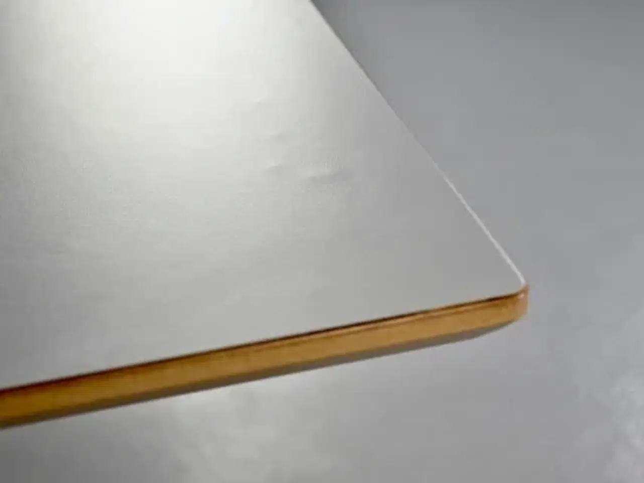 Billede 7 - Scan office hæve-/sænkebord med grå laminat og let buet plade, 178 cm.