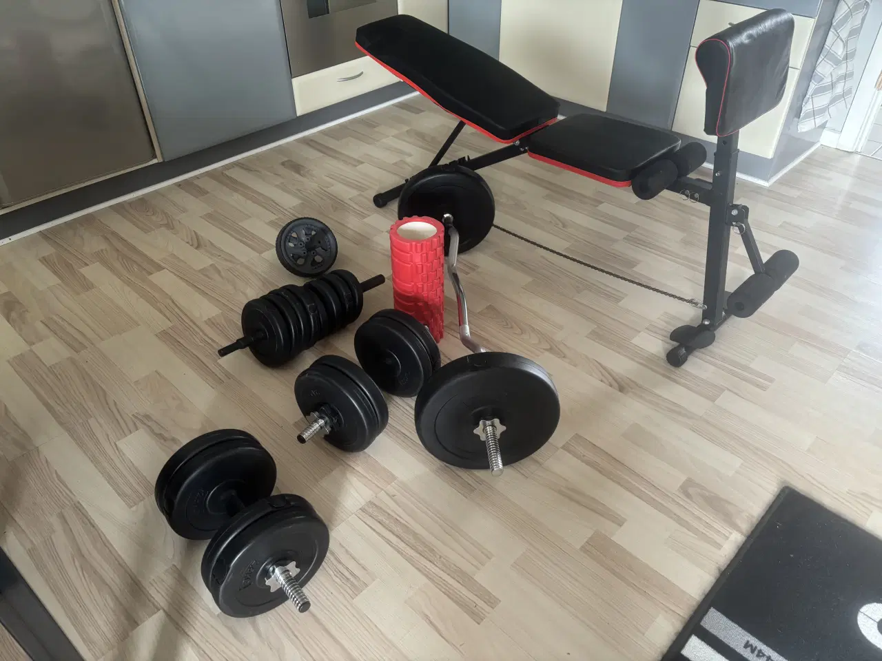 Billede 1 - Bænk+vægte m.m.