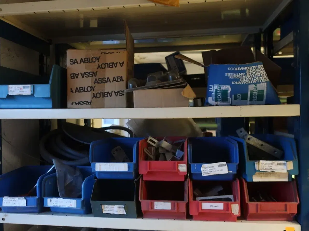 Billede 20 - 3 fag reoler inkl. indhold (se billeder)