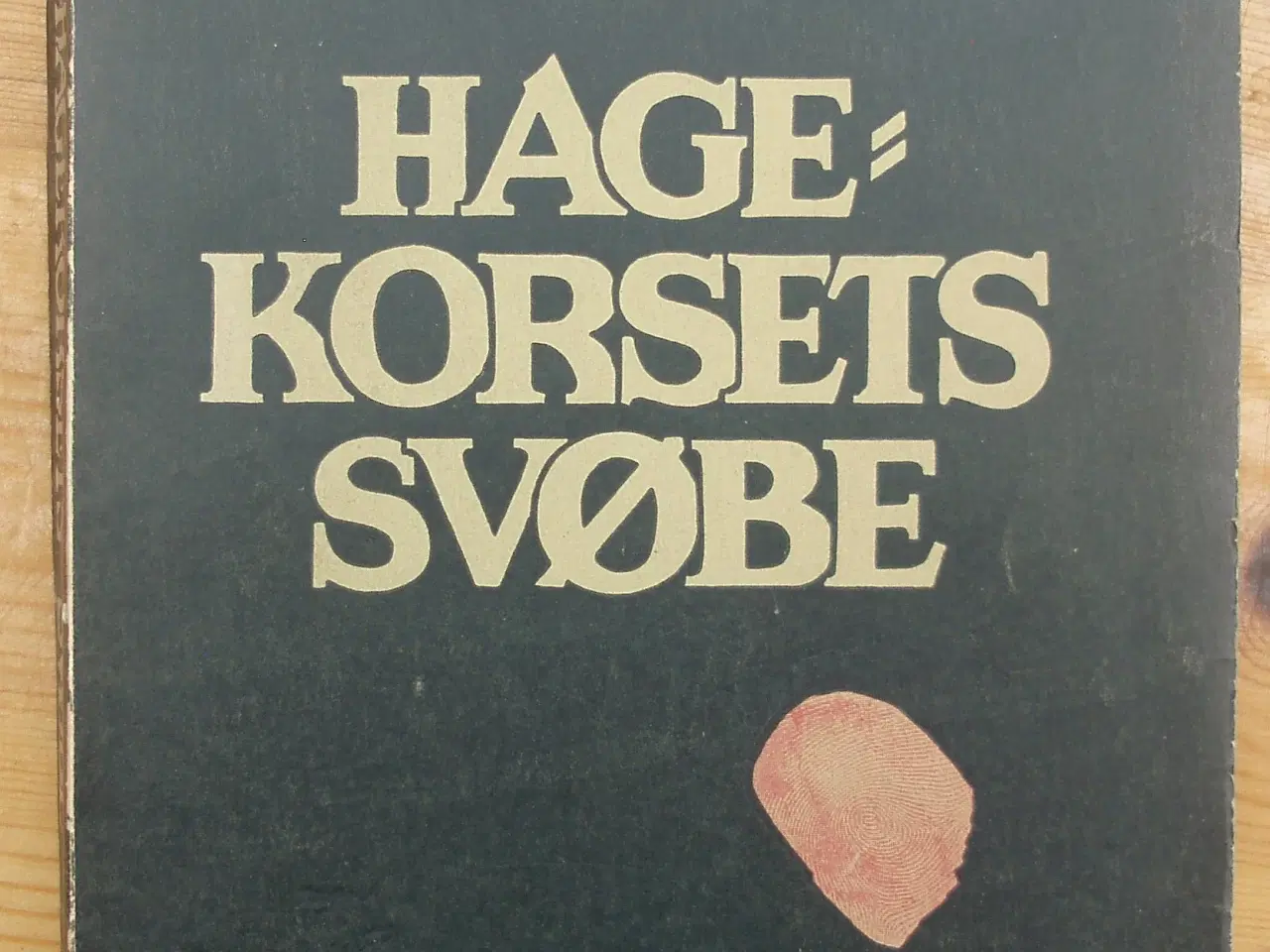 Billede 1 - Hagekorsets svøbe af Lord Russell