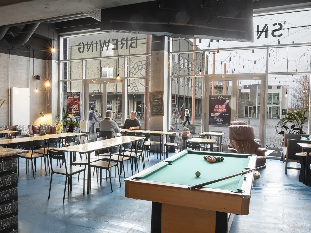 Billede 3 - Centralt beliggende butikslejemål ved Trekroner Station