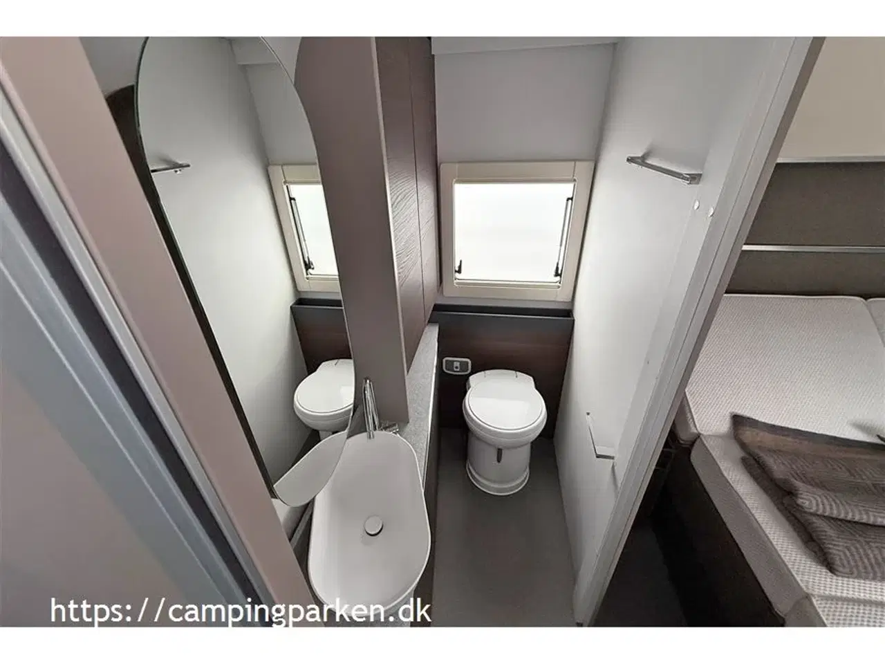 Billede 11 - 2023 - Adria Alpina 663 HT TWIN AXEL Alde Centralvarme   Lækker Adria Alpina 663 HT luksus helårsvogn med rigtig meget udstyr!