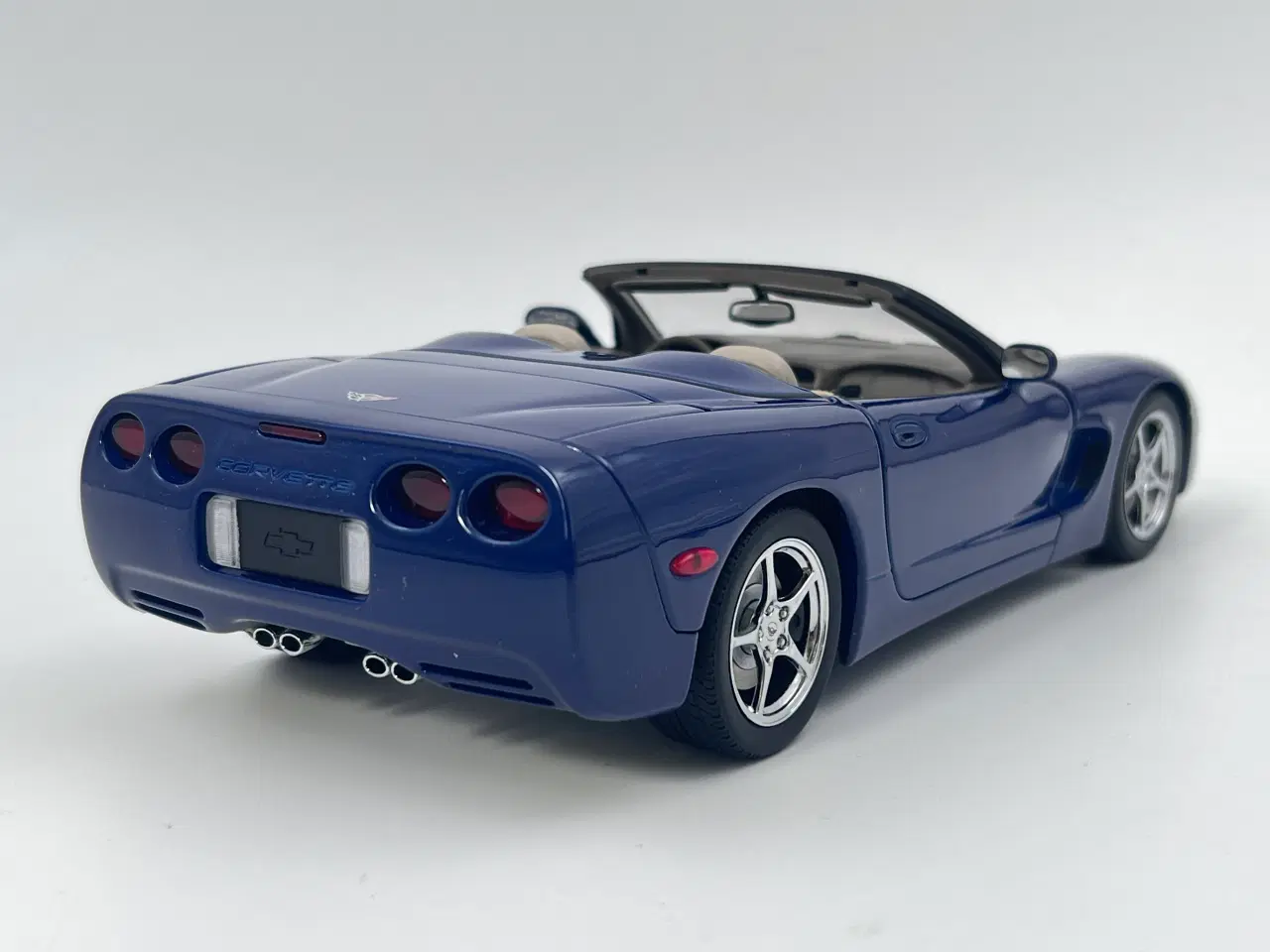 Billede 4 - 2004 Chevrolet Corvette Convertible AUTOart - 1:18