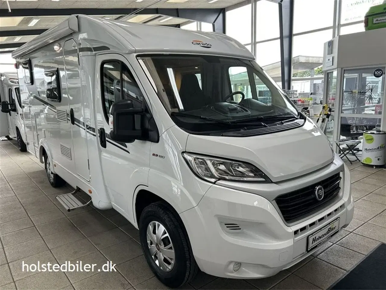 Billede 1 - 2021 - Carado V337   KM 21000 og 2 enkeltsenge.