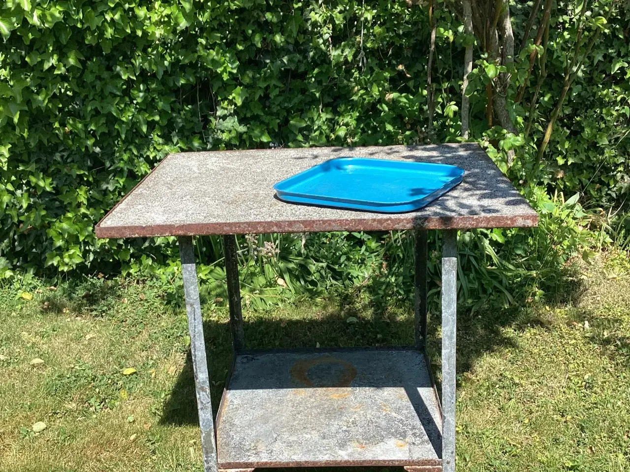 Billede 1 - Gammelt gasbord jern og beton