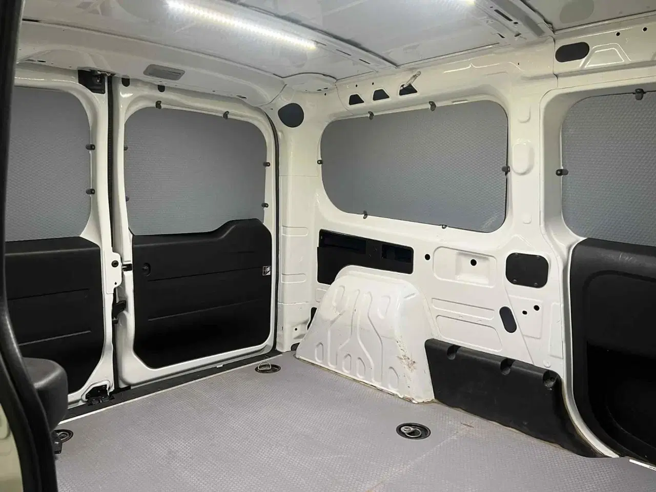 Billede 5 - Fiat Doblò Cargo 1,3 MJT 95 Basic L2