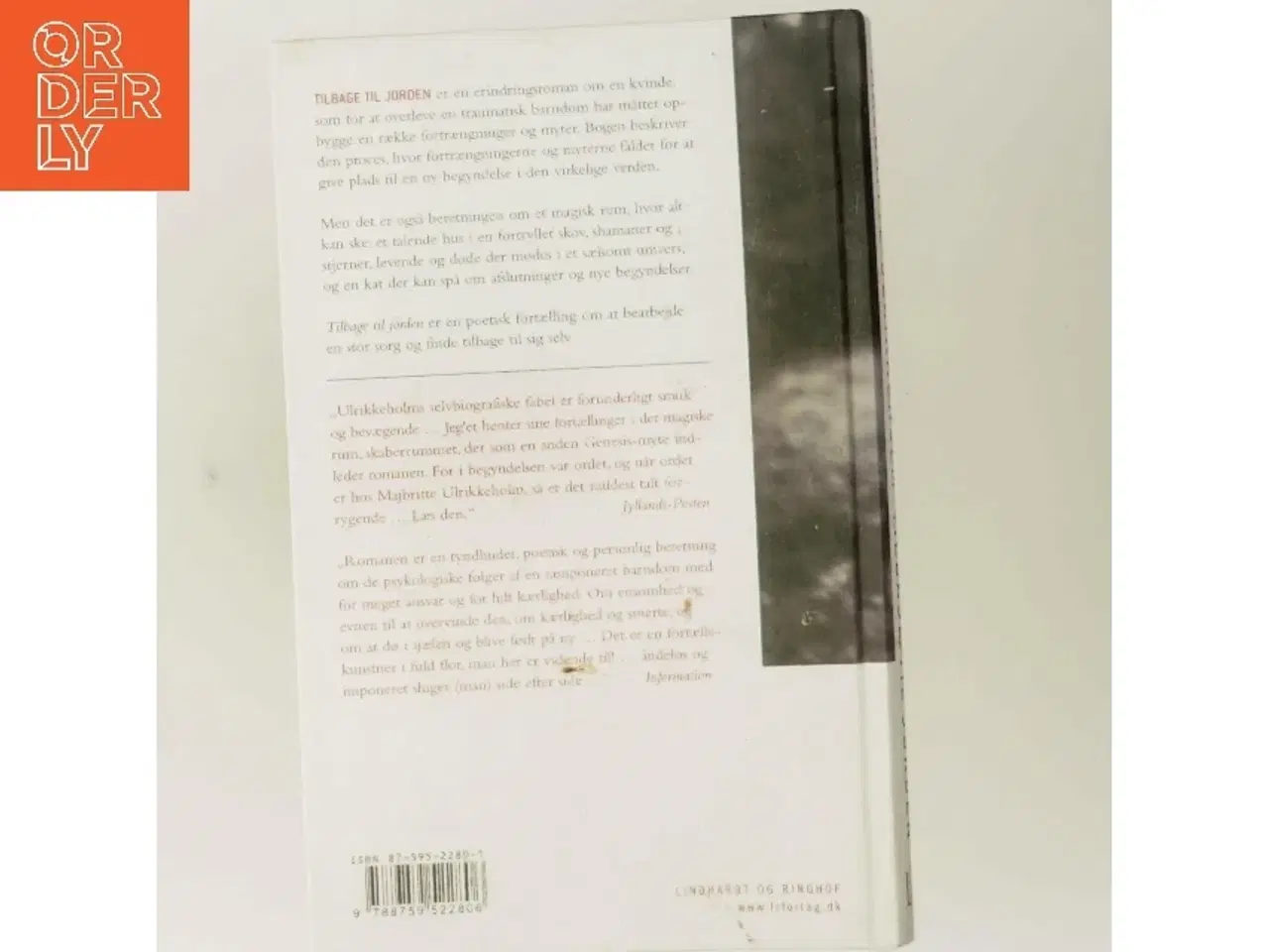 Billede 3 - Tilbage til jorden : erindringsroman af Majbritte Ulrikkeholm (Bog)