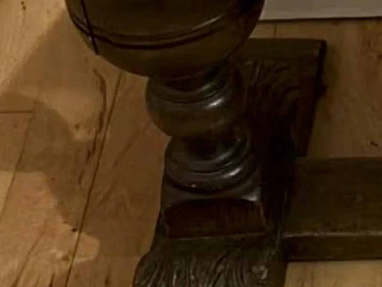 Billede 1 - Rustikt plankebord i massiv træ – solidt og charme