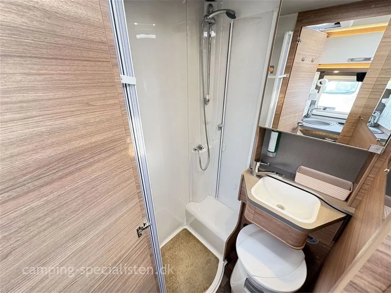 Billede 12 - 2024 - Weinsberg CaraCompact 640 MEG MB Pepper   Weinsberg Pepper 640 MEG MB 2024 - Kan ses nu hos Camping-Specialisten.dk