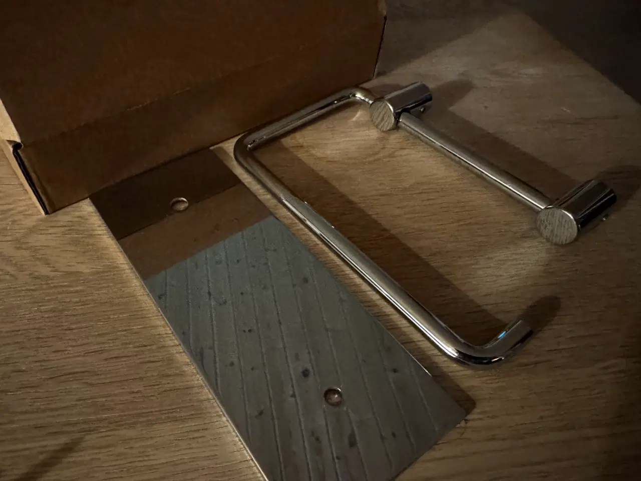 Billede 2 - Toiletrulleholder Vola T12 krom med bagplade