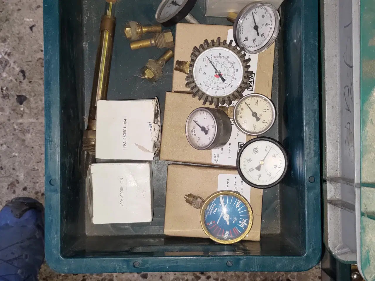 Billede 5 - Fittings, galv., sort, messing, termometre osv.