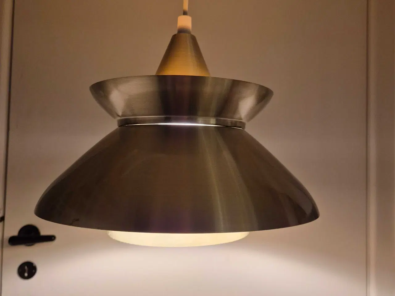 Billede 2 - Messinglampe med karrygul kontrastfarve