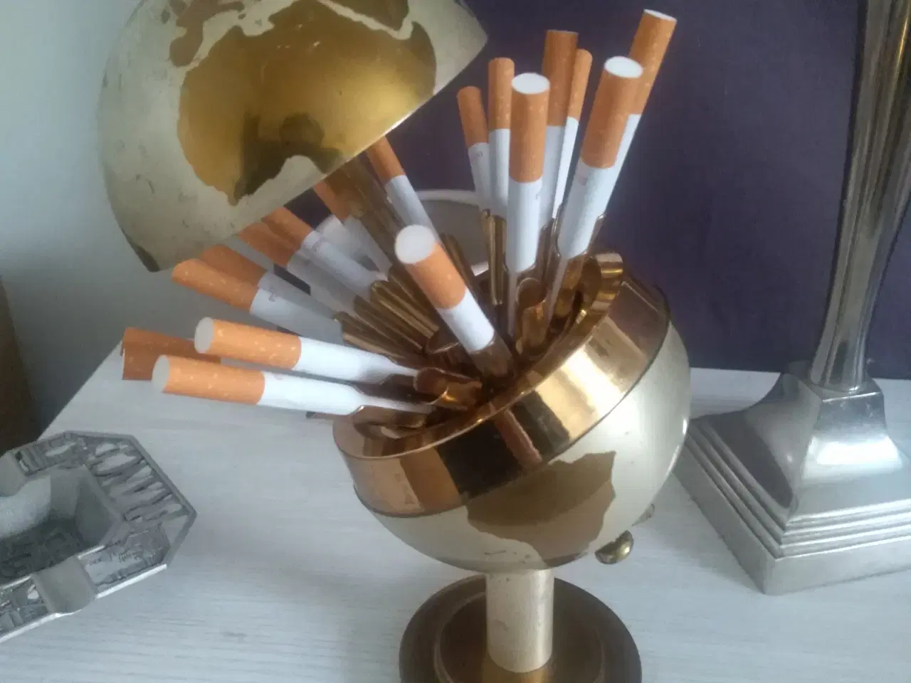 Billede 1 - Cigaretholder globus