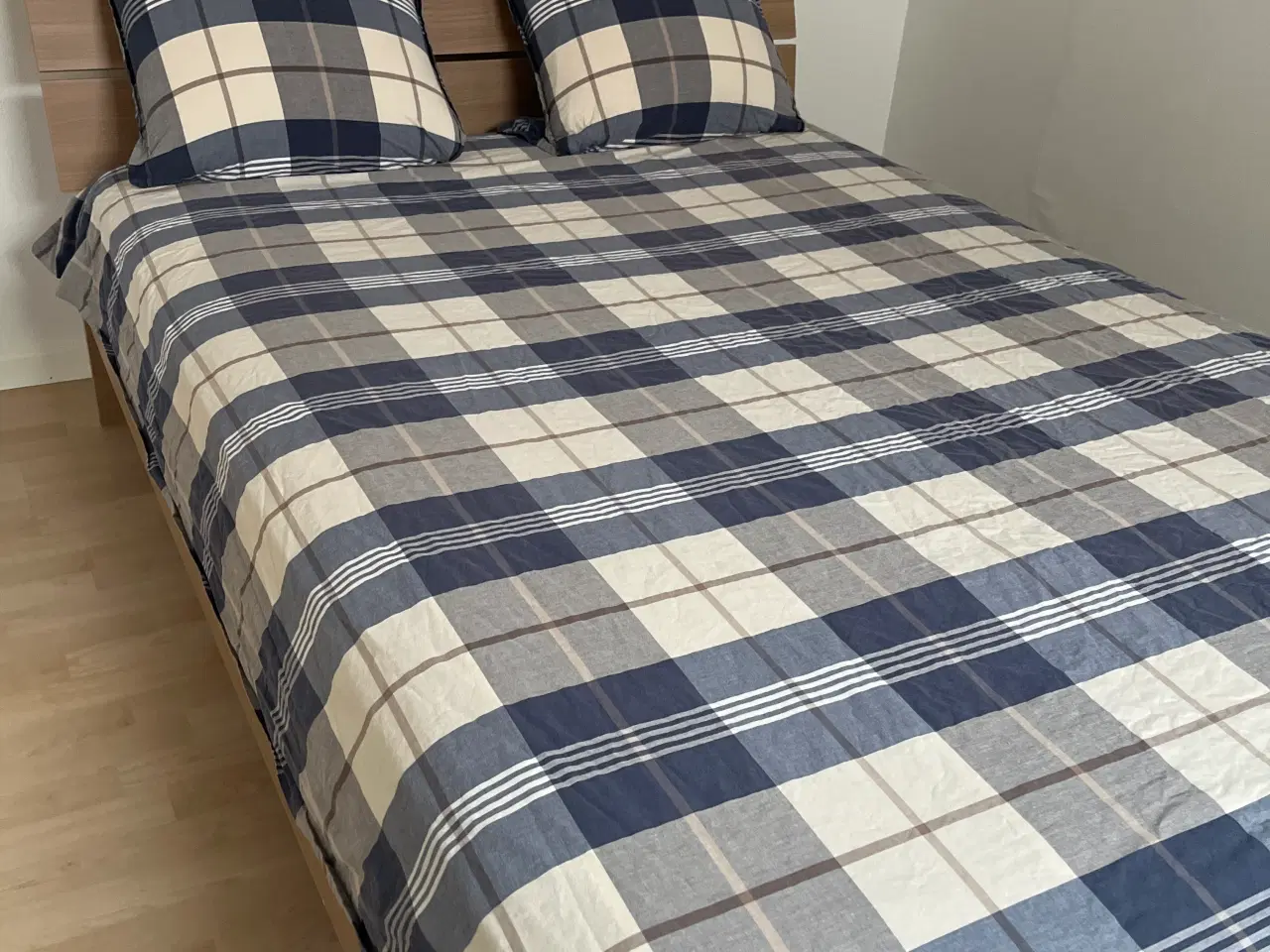 Billede 3 - Seng med madras