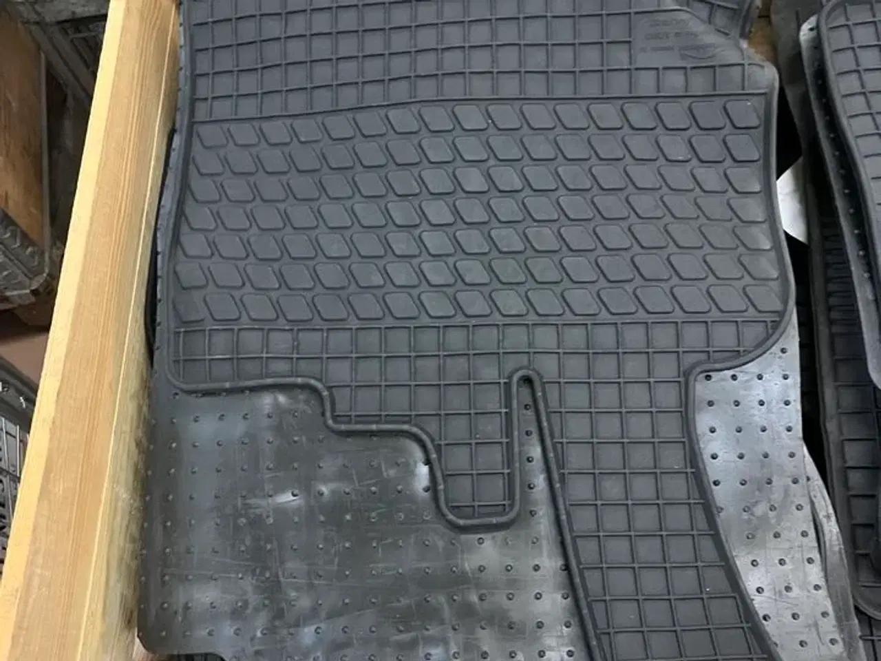 Billede 3 - 44 stk. bilmåtter, ass. Farver og størrelser