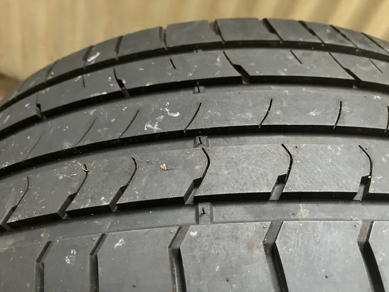 Billede 4 - 2 stk 225/45ZR20 platin sommerdæk 
