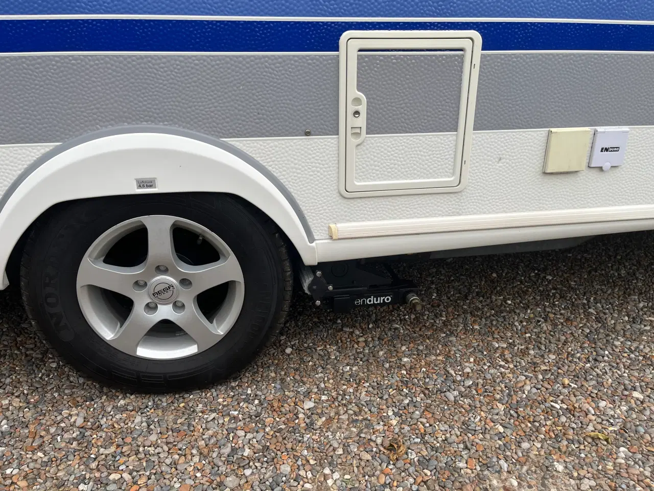Billede 3 - Hobby campingvogn med mover