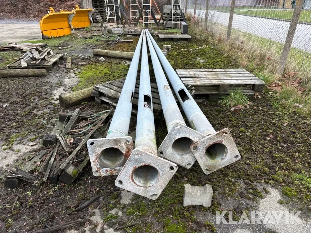 Billede 2 - Lygtepæles pæle - 4 styk