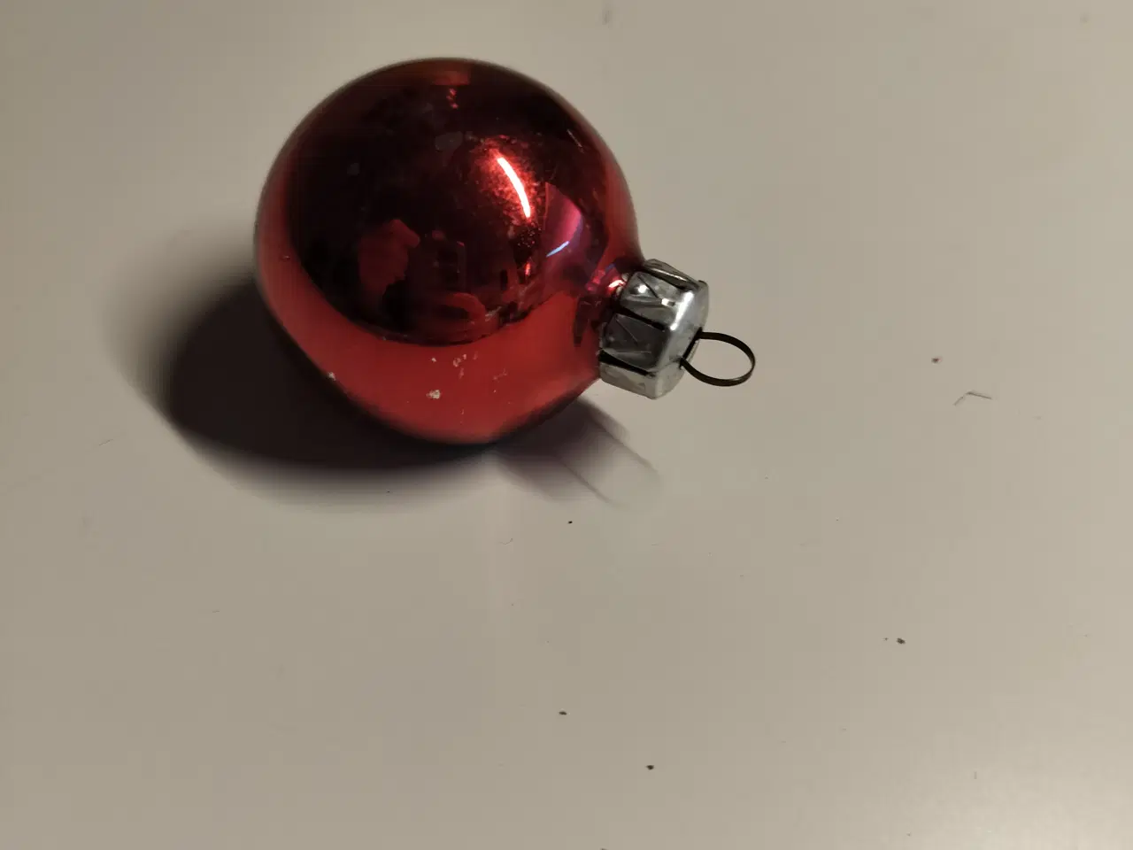 Billede 3 - Julekugle med reflektor 50 mm med lidt patina.