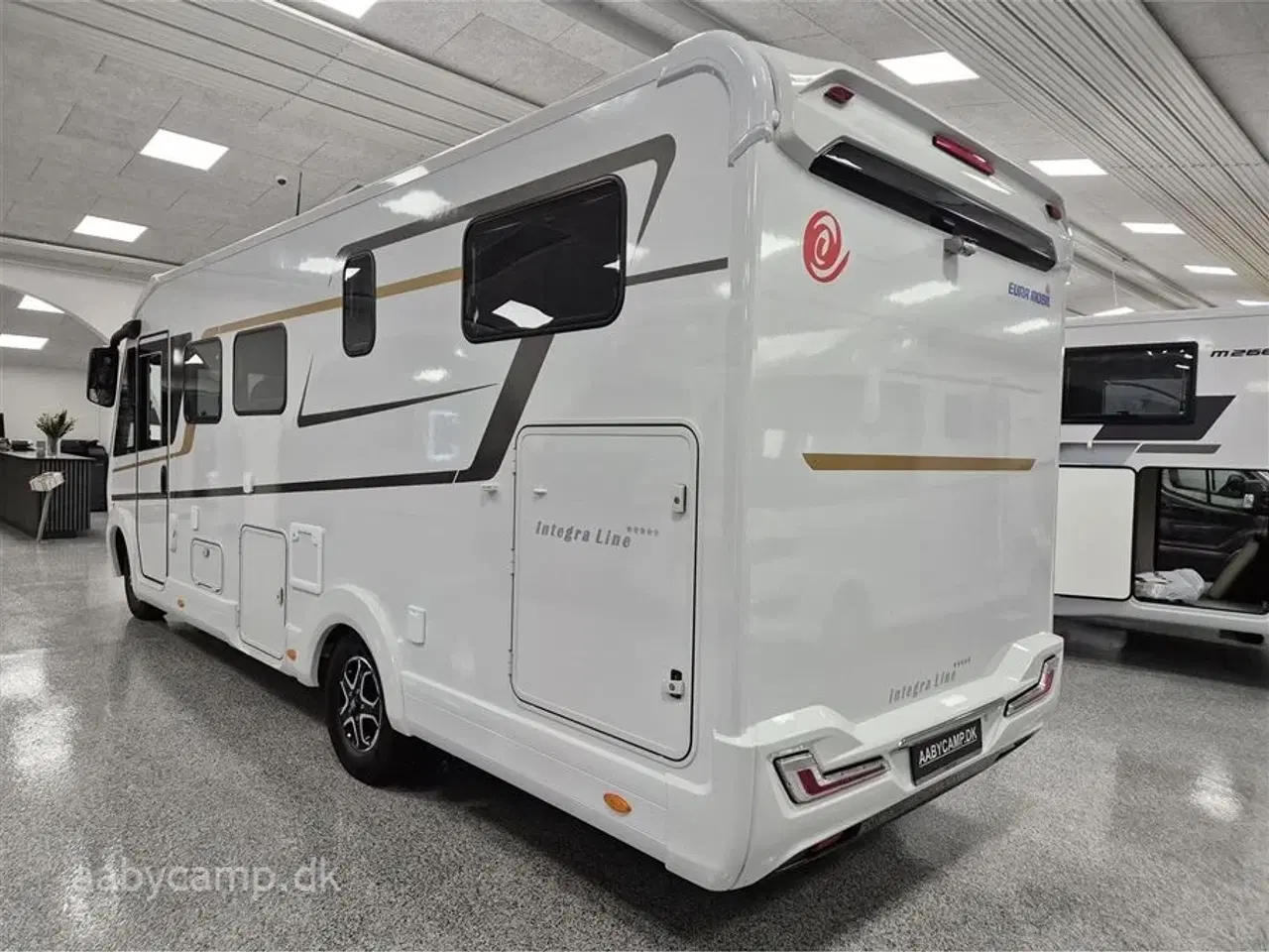 Billede 3 - 2026 - Euramobil Integra Line 720   Automatgear. Maxi Chassis 4400 Kg. 180 Hk. 90L Brændstoftank. Automatisk Klima. Lithium Batteri. Udendørs Bruser. Udvendigt Gasudtag.