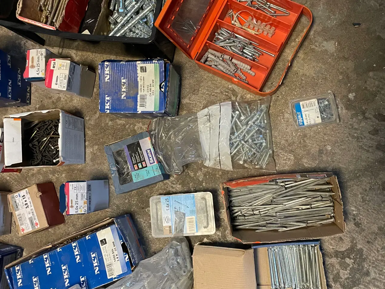 Billede 2 - Div. Skruer,rawlplugs, søm