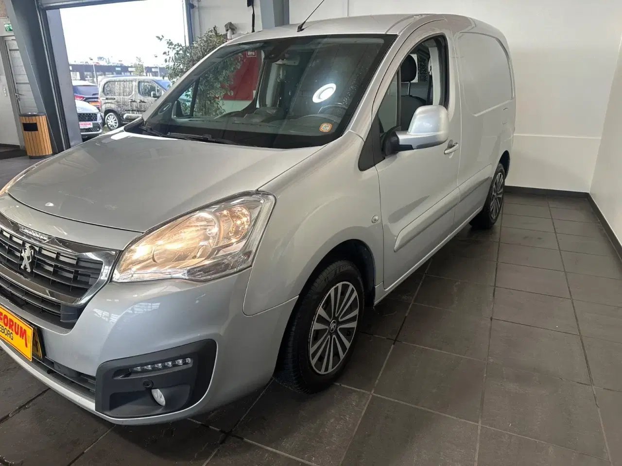 Billede 3 - Peugeot Partner 1,6 BlueHDi 100 L1 Premium ESG Van