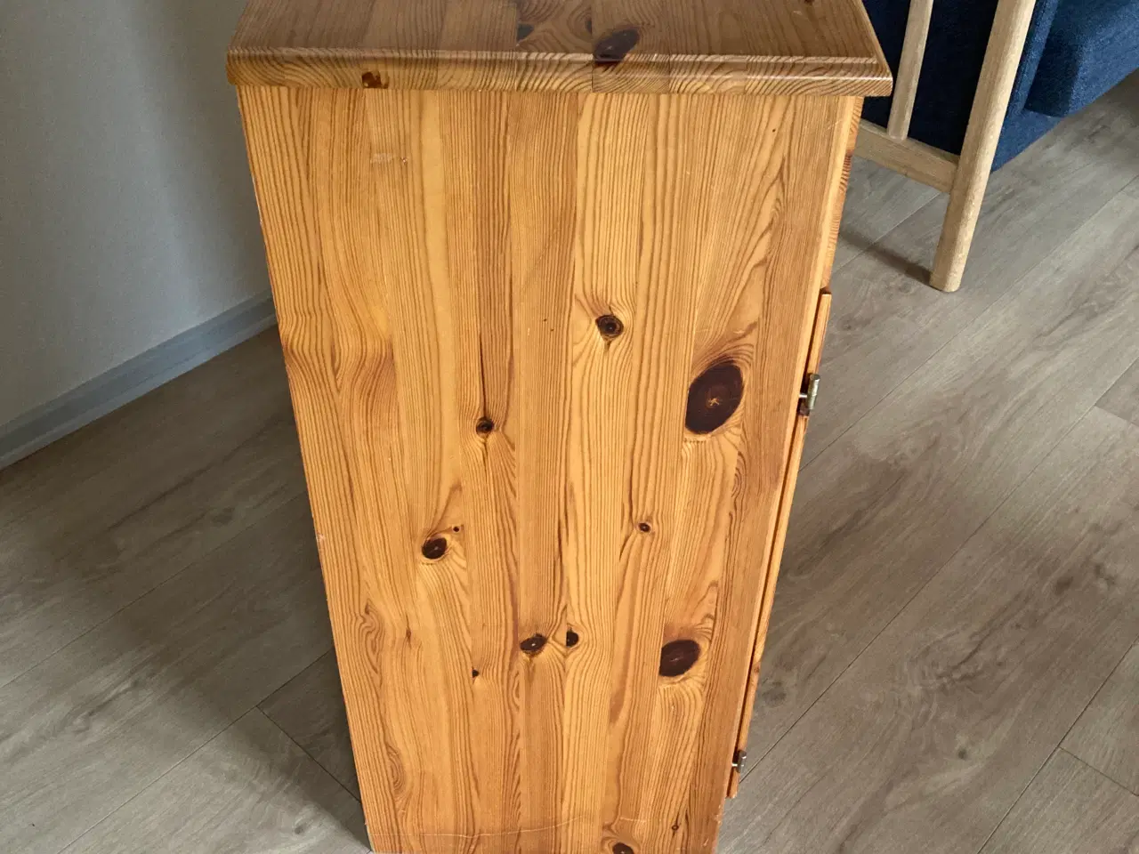 Billede 3 - Kommode med låger og 2 skuffer
