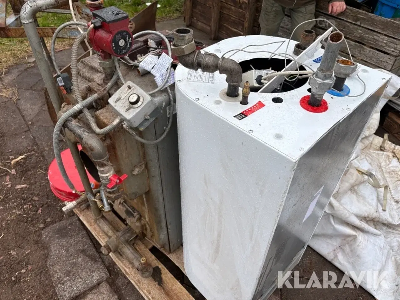 Billede 4 - Oliefyr og varmtvandsbeholder Metro therm, Ribe jernstøberi 6440