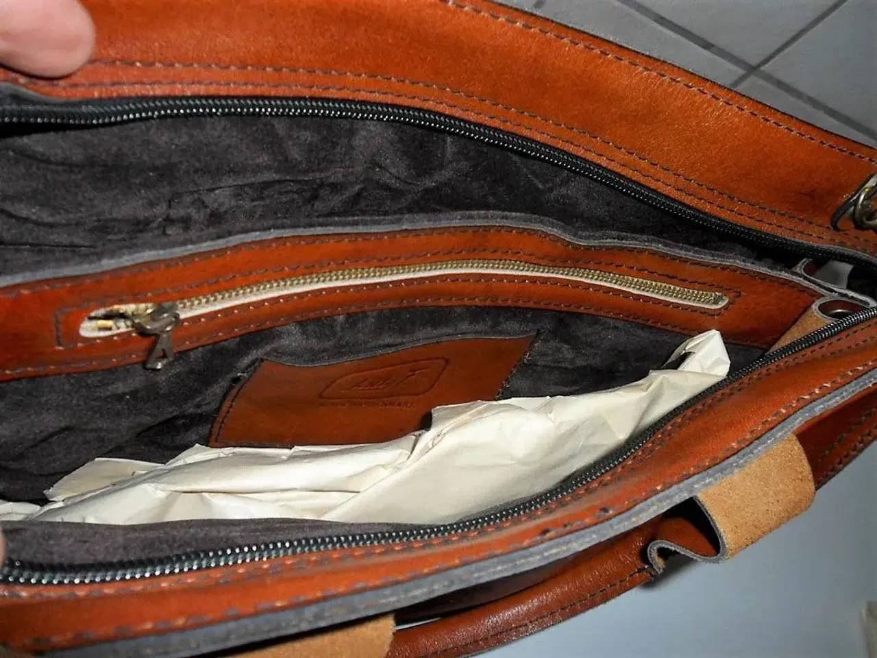Billede 2 - NY Dame taske i læder, inkl. porto