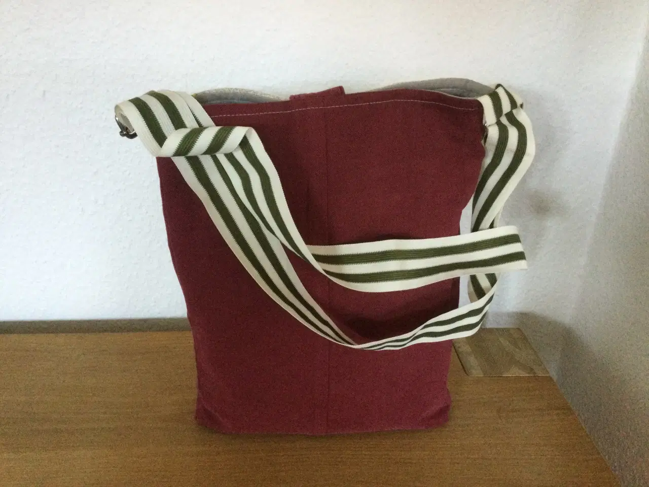 Billede 2 - Taske af broderi