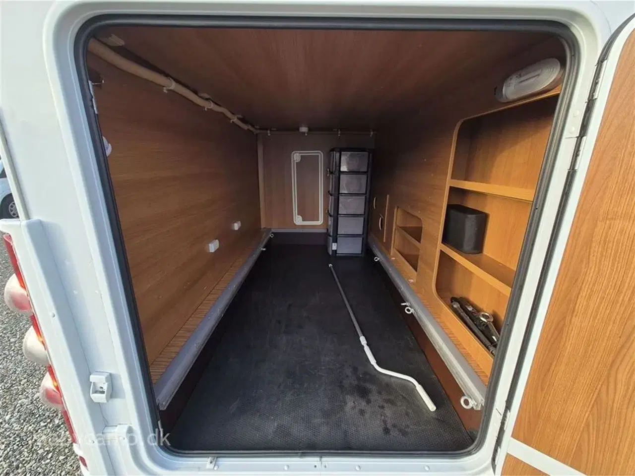 Billede 18 - 2013 - Carado T 448   solcelle. batteri. markise. cykelstativ. synet Feb. 2025. Tandrem skiftet i 2022. Nyt køleskab i 2024. Kun 70,000 Km!! KUN SALG TIL CVR!!