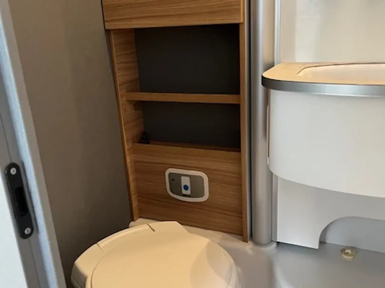 Billede 7 - Dethleffs T 6812 EB JUST 90 2,3 140 HK