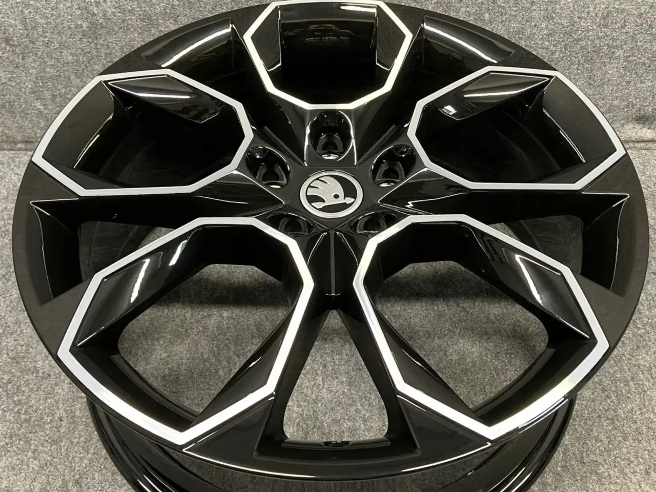 Billede 1 - ALUÆLGE SKODA OCTAVIA 3 RS 5E0 XTREME 19"