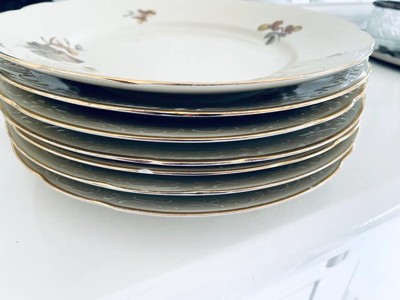 Billede 19 - Vintage tallerkner med patina 7 stk 