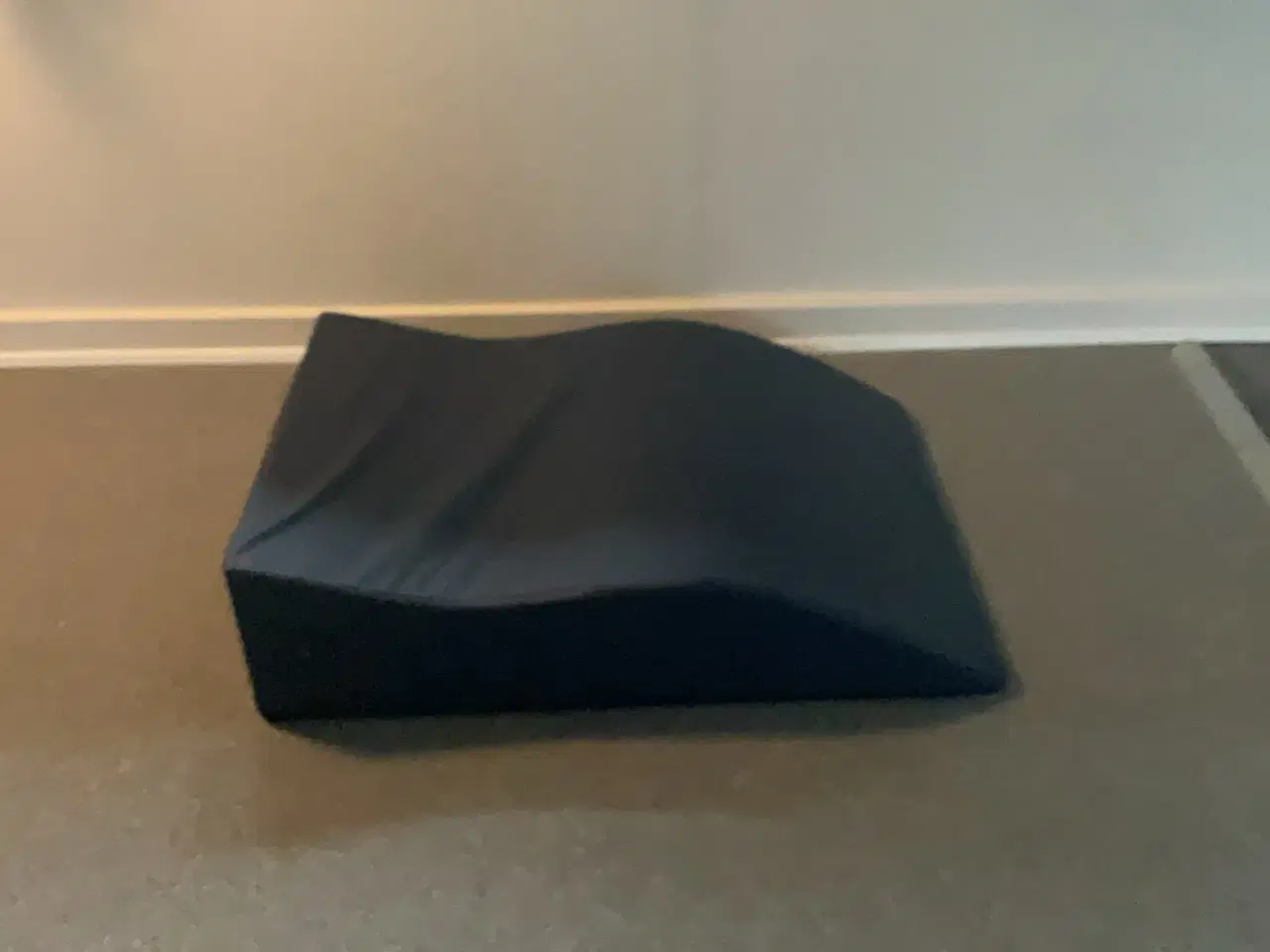 Billede 1 - Ergonomisk knæpude 