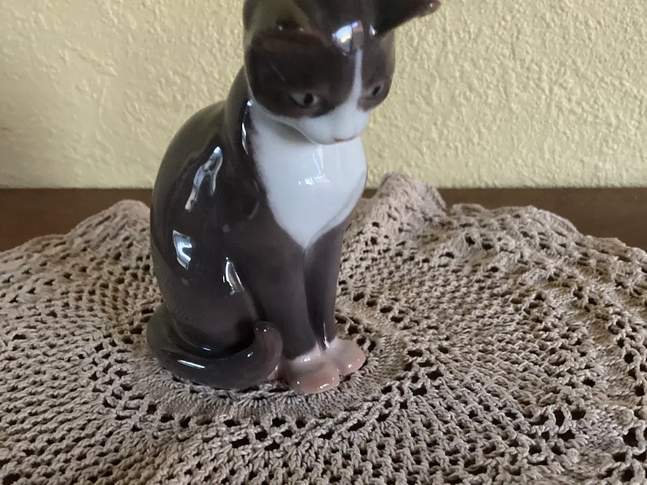 Billede 1 - Kat i porcelæn