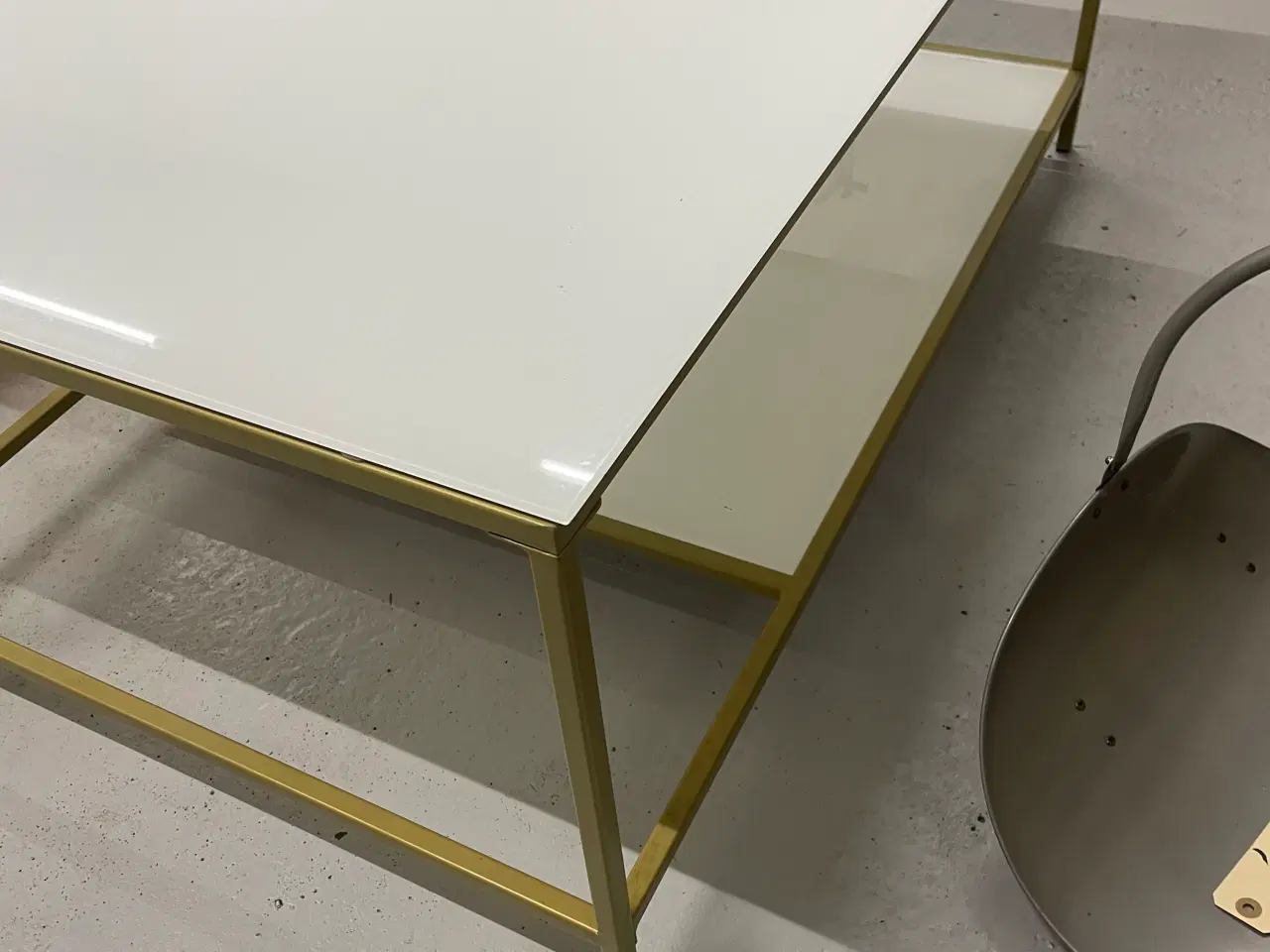 Billede 3 - Sofabord med glasbordplade. Brugt