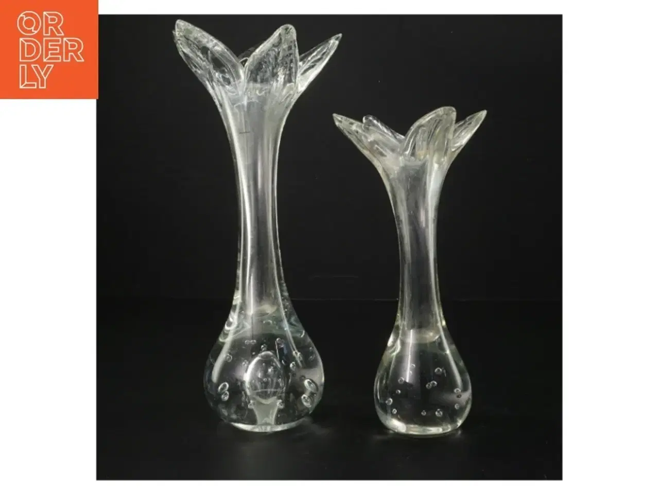 Billede 1 - Glasvaser med blomsterform (str. H. 21-26 cm)