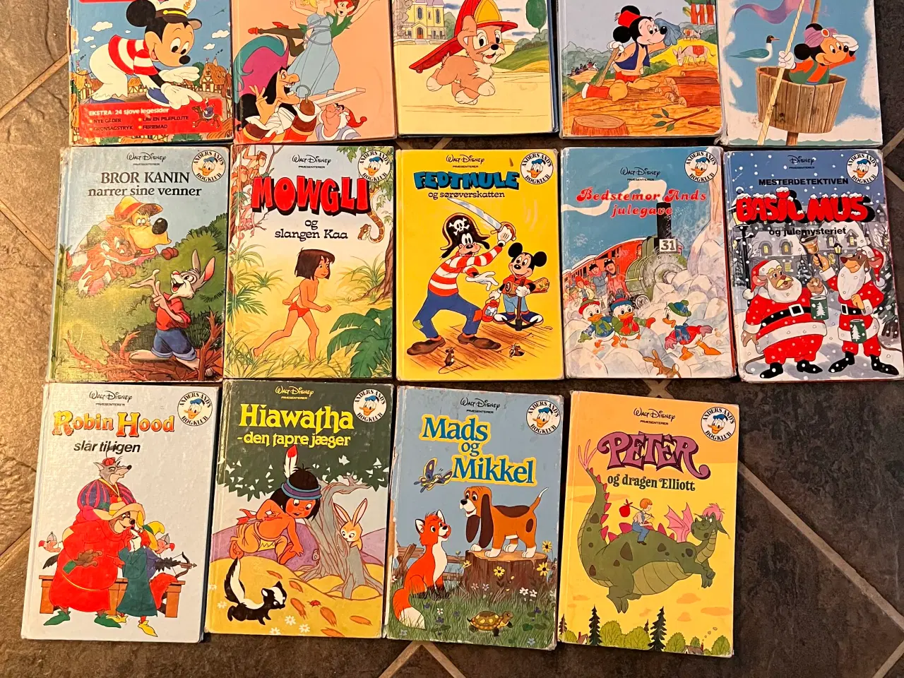 Billede 1 - 📚 Disney klassikere – 15 flotte samlede bøger