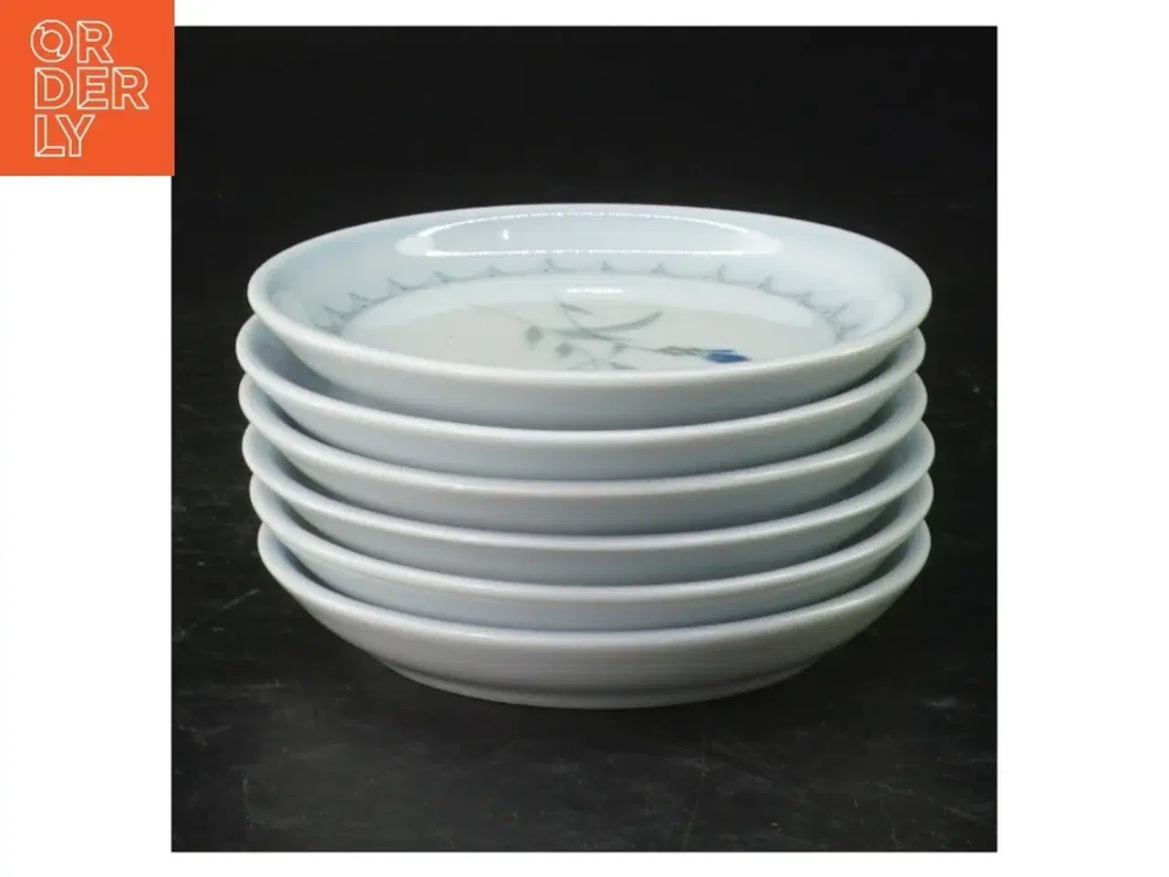 Billede 1 - Porcelænstallerken med blåt blomstermotiv, Demeter fra B&G (str. Ø. 9 cm)