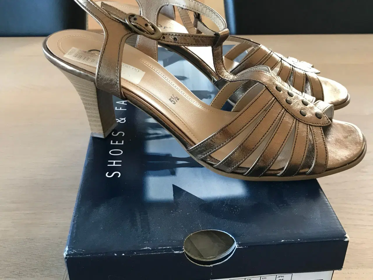 Billede 1 - Gabor højhælede sandaler, Bronze Metallic 