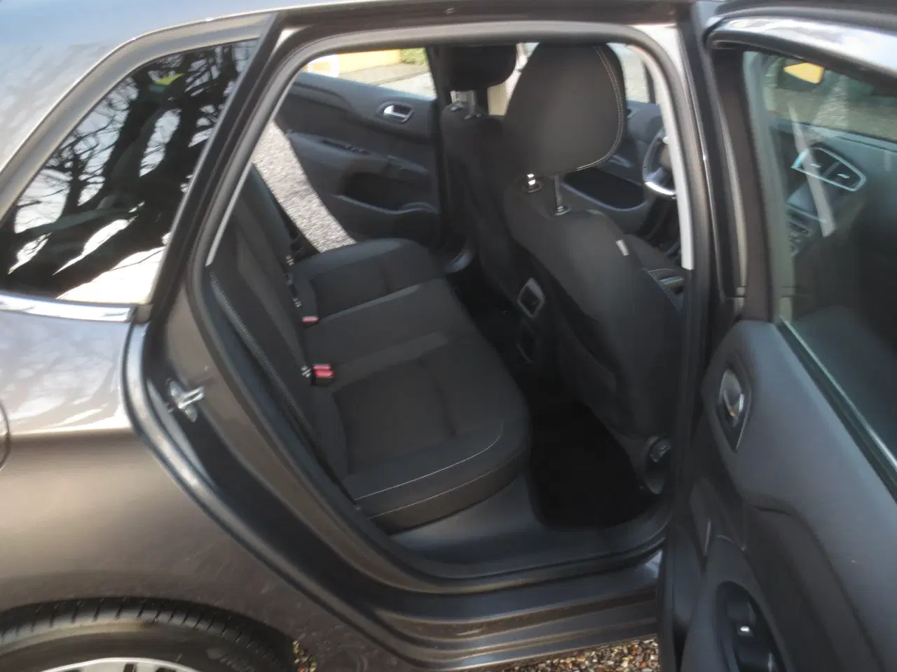 Billede 16 - Fin Citroen C 4 1.6 HDi År 2017. 