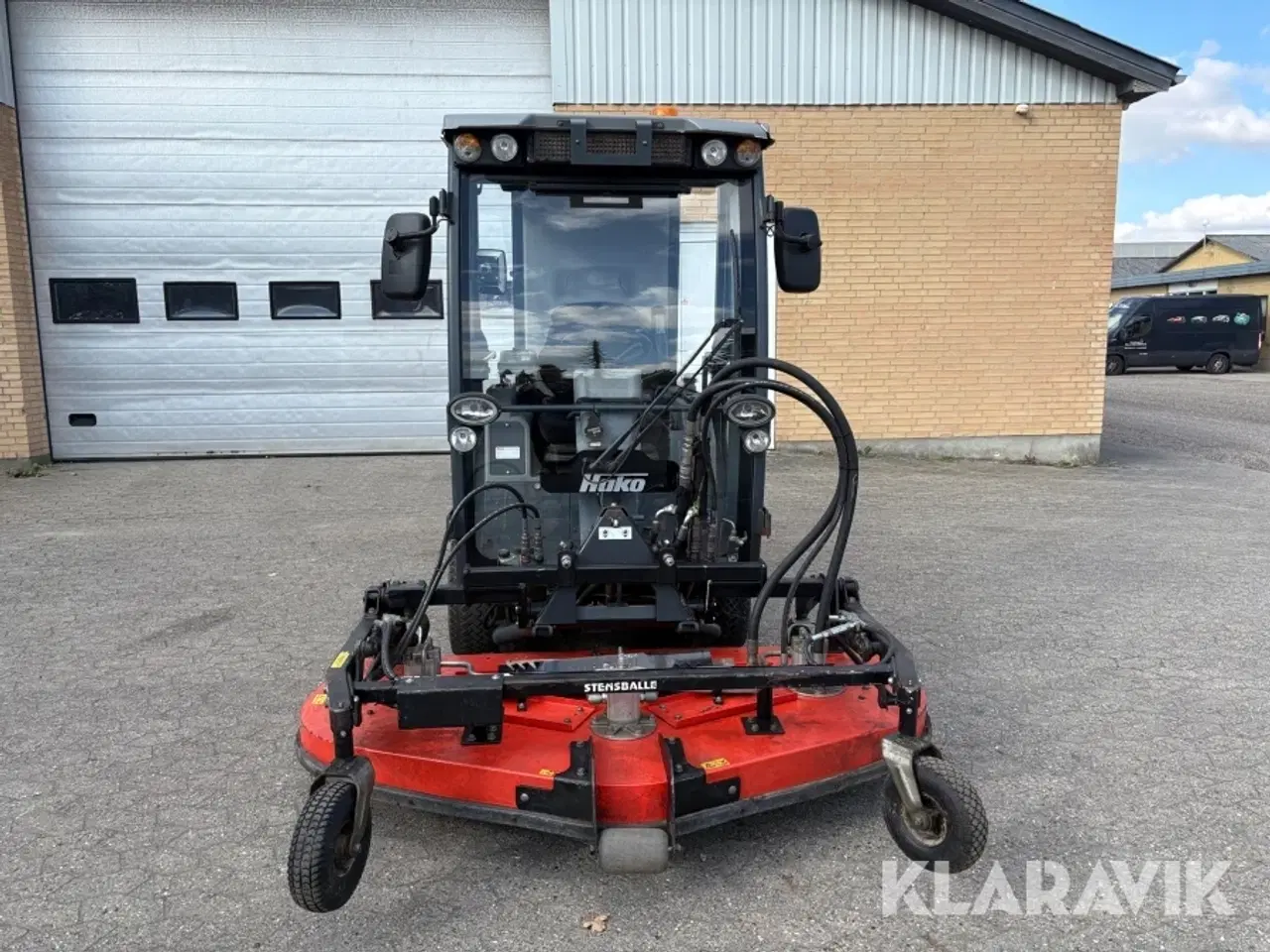 Billede 2 - Redskabsbærer Hako 1470 citymaster 600 med klipper og kost