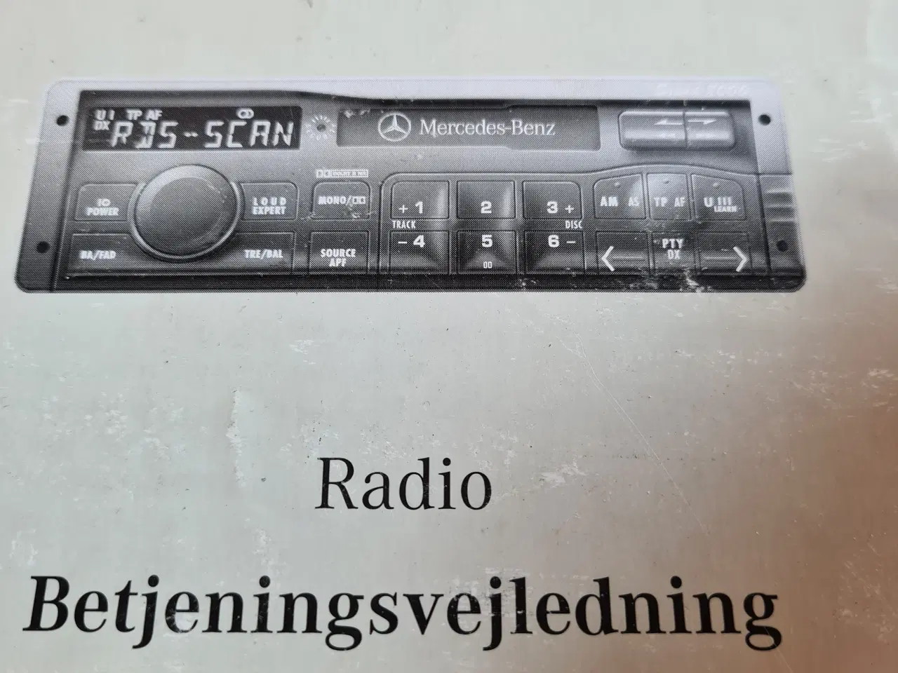 Billede 1 - Betjeningsvejledning  Mercedes Radio