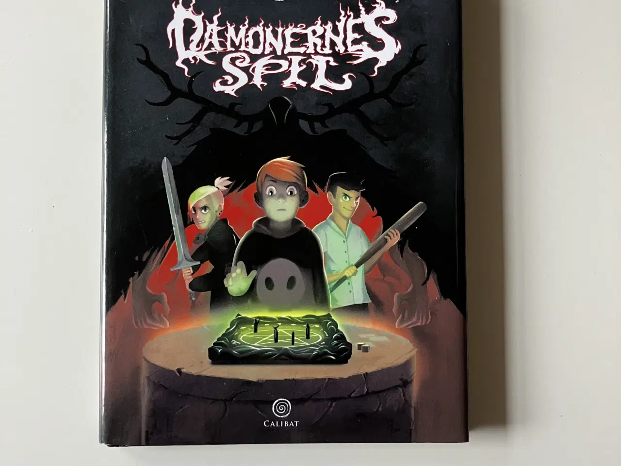 Billede 1 - Dæmonernes spil. Af Lars Kramhøft