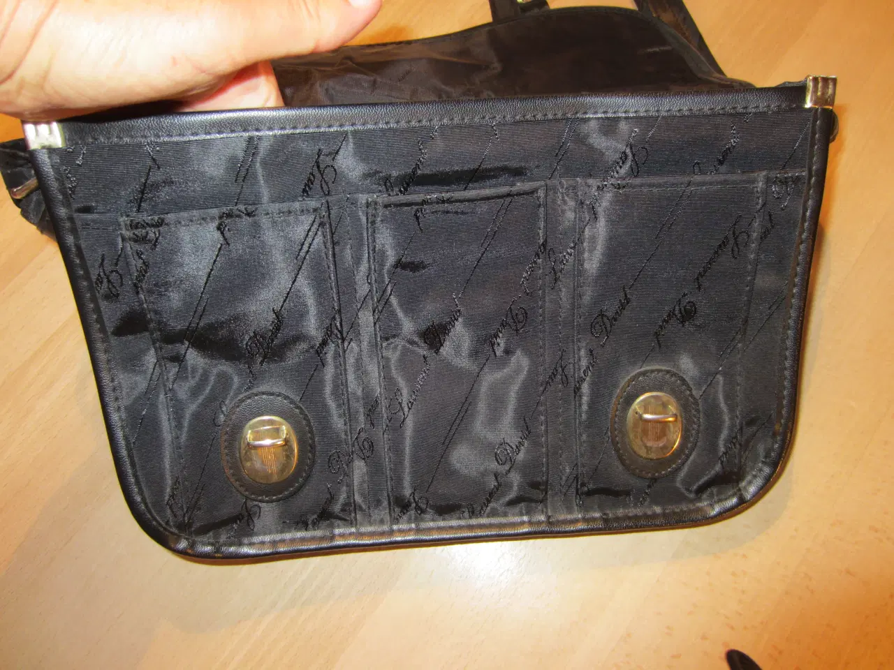 Billede 4 - Fin sort skuldertaske - taske