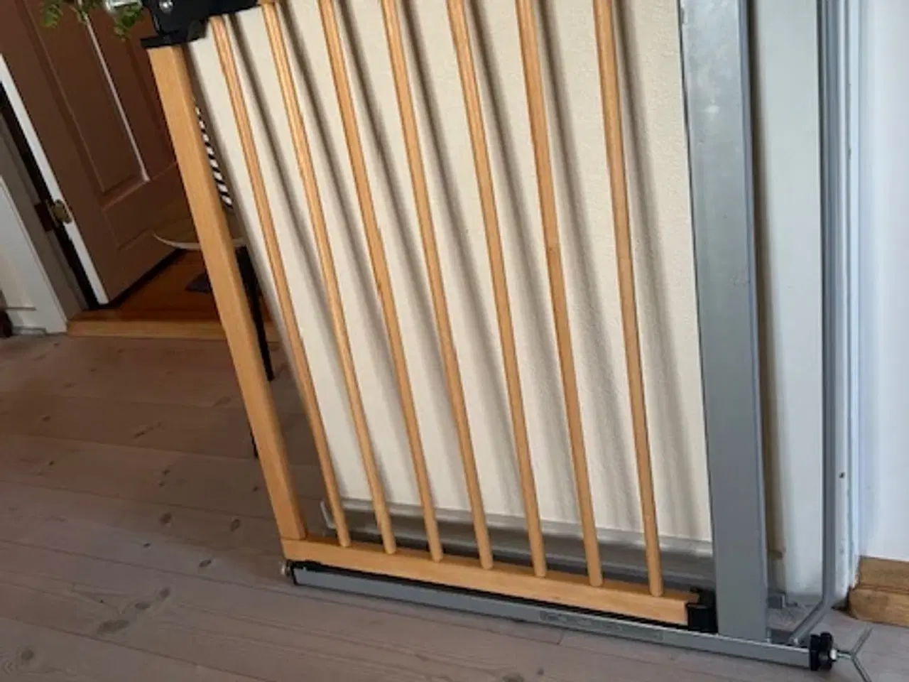 Billede 2 - Trappegitter, oplukkelig