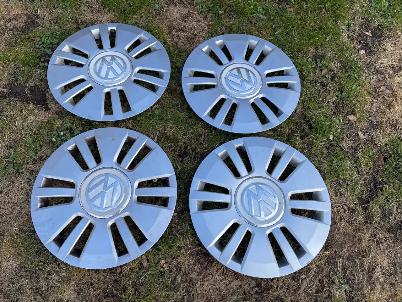 Billede 1 - Originale Hjulkapsler til VW UP 14"